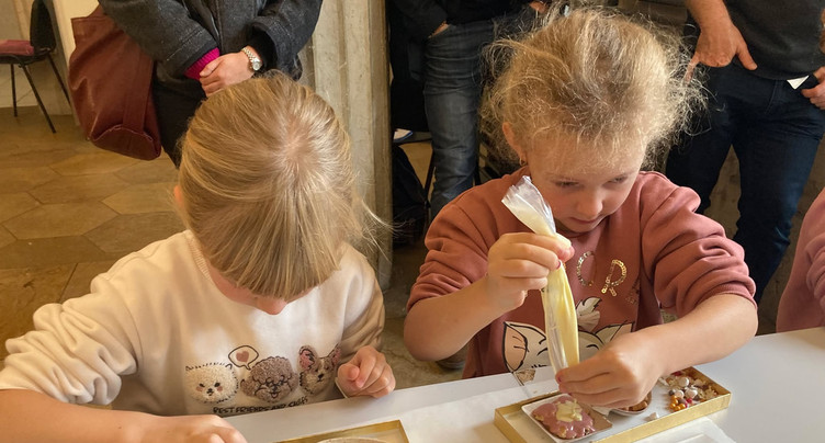 De jeunes chocolatiers à l’œuvre à Neuchâtel
