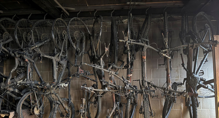 Soixante vélos neufs partis en fumée à St-Blaise