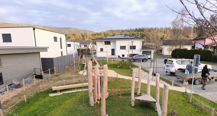 Une place de jeux inaugurée à Bassecourt