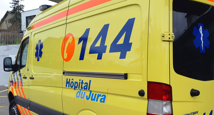 Un blessé et du matériel sur la route