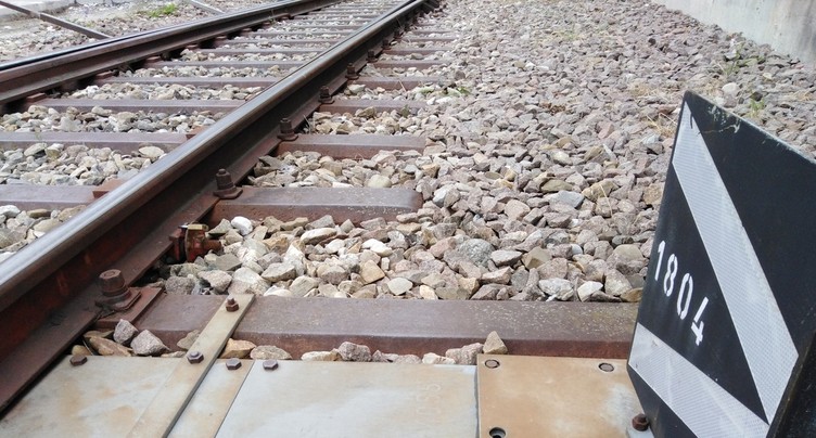 Un train emboutit un camion à Delémont