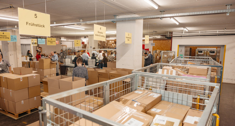 Déballer des paquets pour la bonne cause