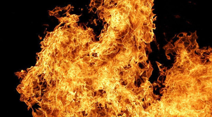 Une cabane détruite par le feu à Tramelan
