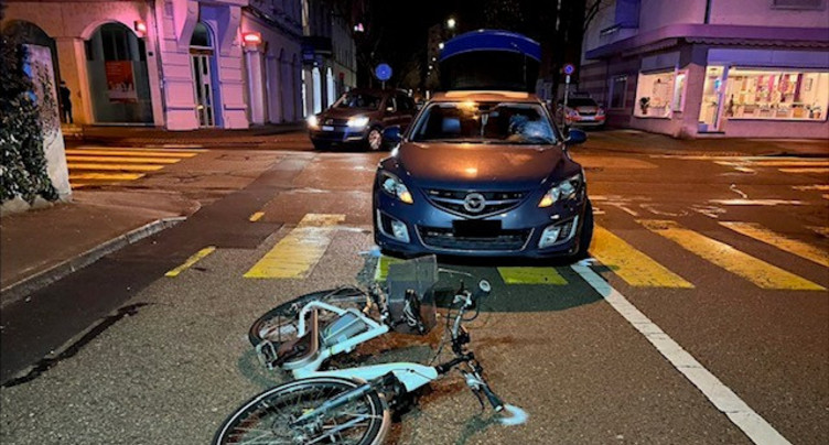 Un cycliste légèrement blessé dans un accident à Delémont