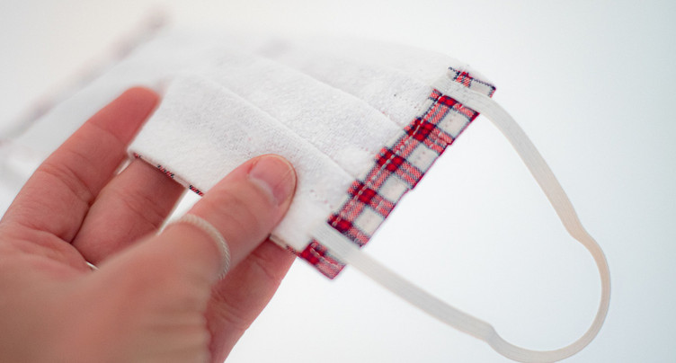 L'OFSP recommande désormais de porter des masques en tissu