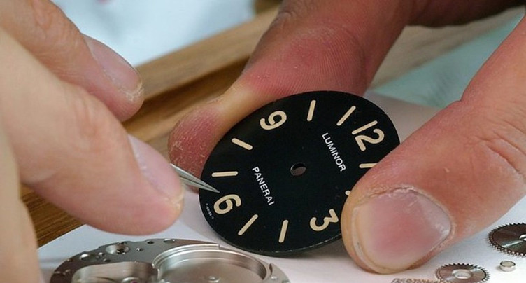 L'horloger Panerai poursuit le développement de ses boutiques
