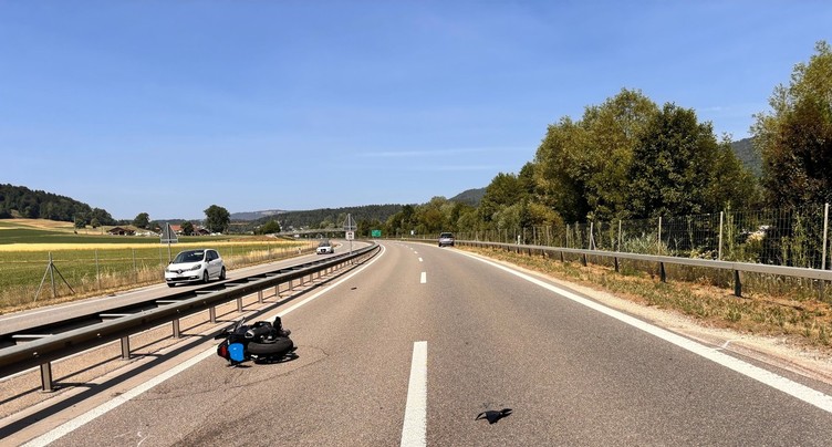 Un motard blessé sur l’A16
