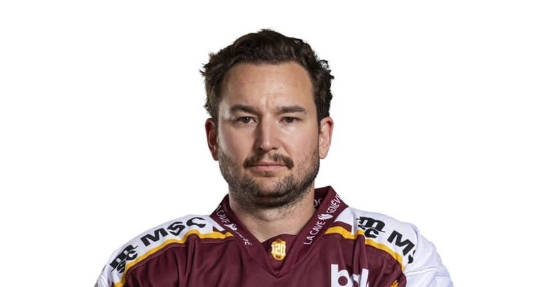 Jason Akeson rejoint le HCC