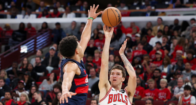 Kyshawn George réussit 22 points et 9 rebonds face Chicago