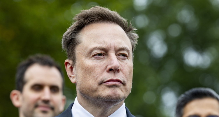 SpaceX emprunte 40 milliards pour financer l'achat de puces IA