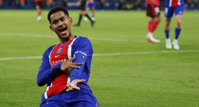 Victoire contre Lyon et première place pour le PSG