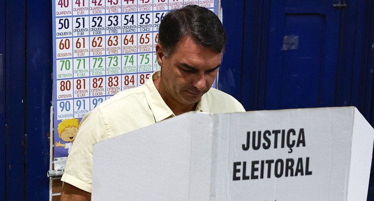 Flavio Bolsonaro a fui le Brésil pour les États-Unis