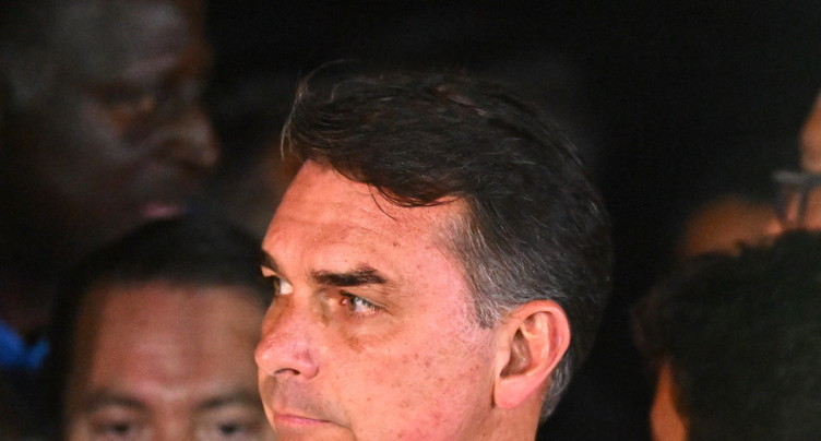Flavio Bolsonaro a fui le Brésil pour les États-Unis