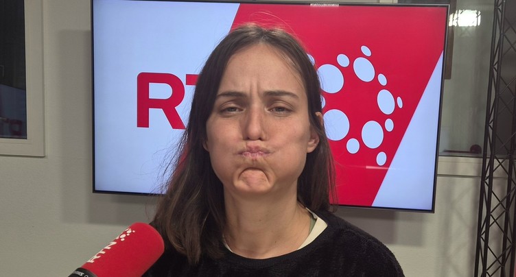 « Faites-nous rire » : Le café d'Aude Bourrier pèse lourd