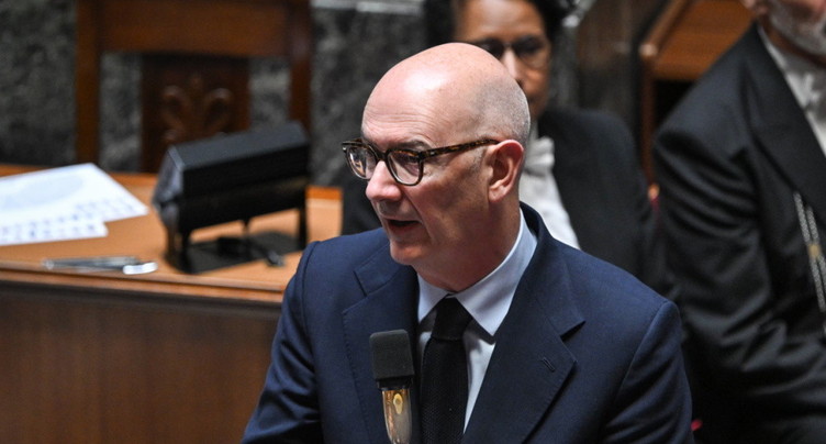 En France, le PIB recule et