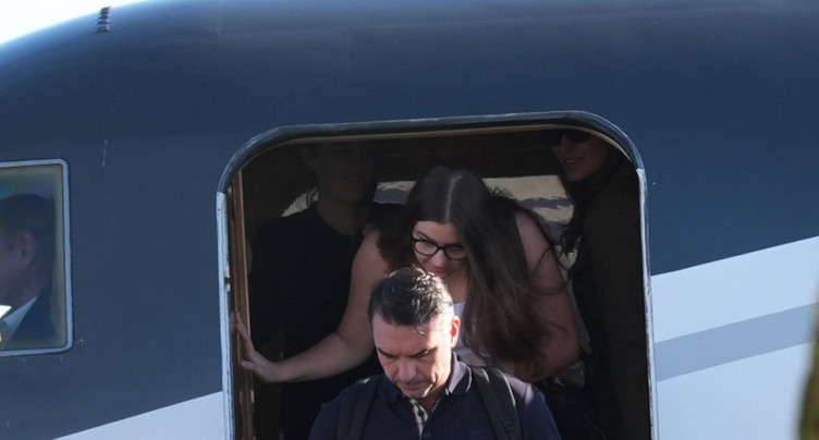 Bolsonaro dit avoir quitté le Brésil pour fuir une