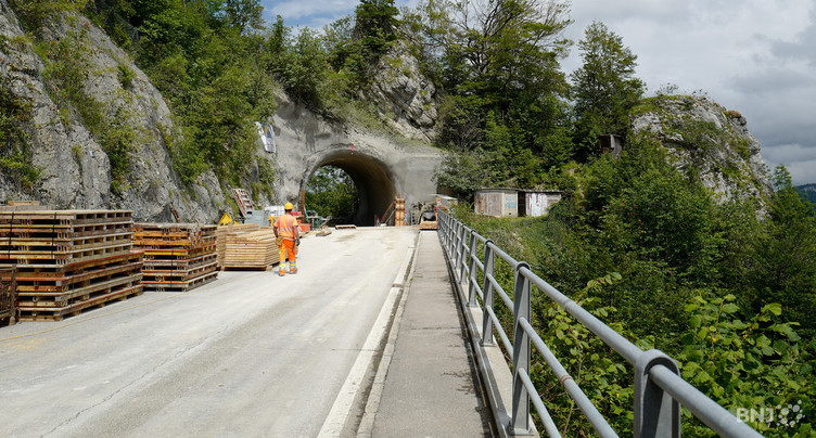 À mi-chemin au tunnel de la Roche