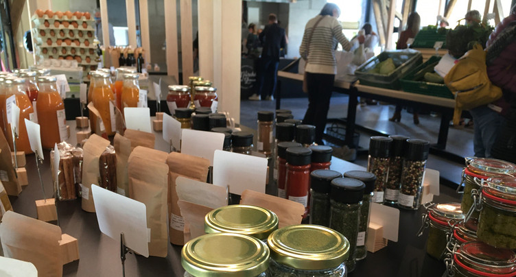 Les premiers clients du marché St-Germain