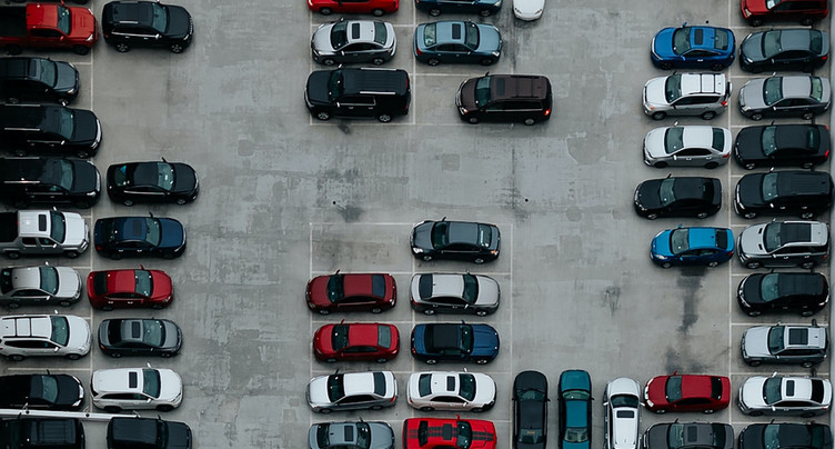 Pas de taxe de stationnement sur les parkings d’entreprises