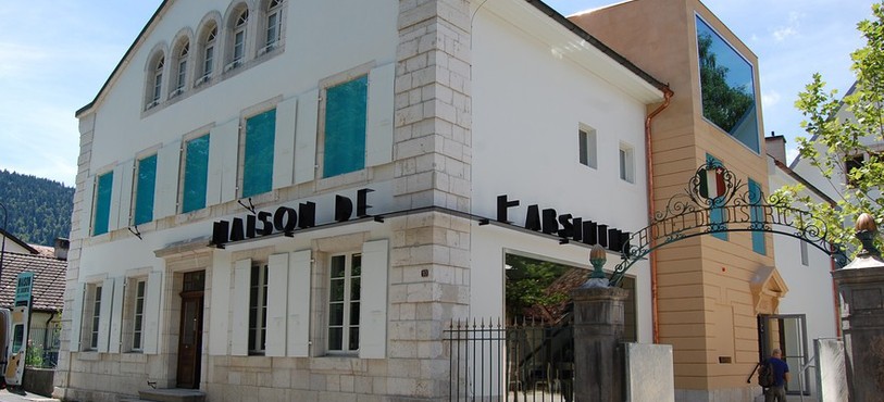 La Maison de l'absinthe au centre de Môtiers.