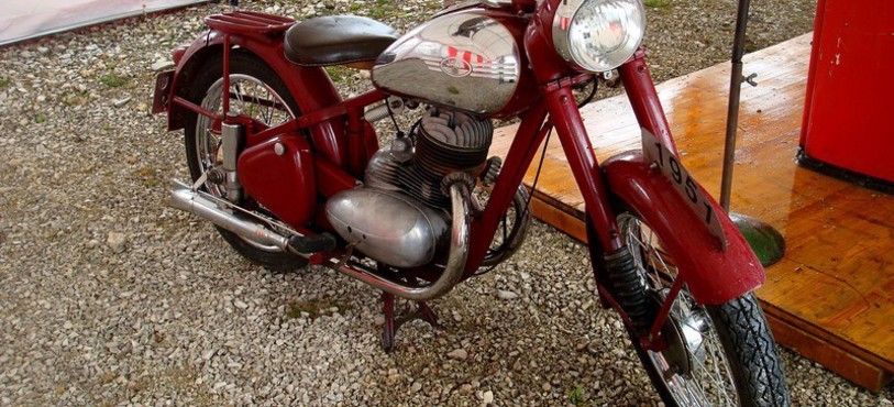 Moto Jawa des années 50