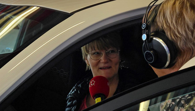 Eveline au volant de la Kia Rio