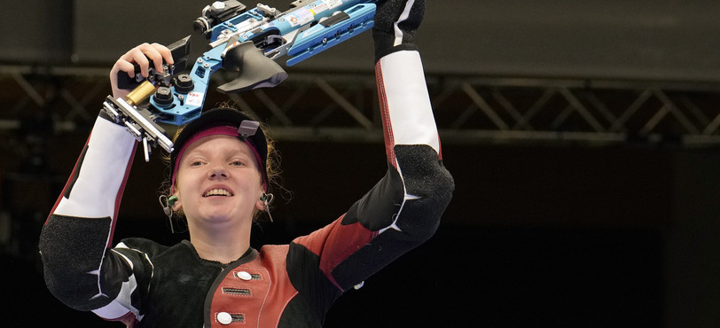 Audrey Gogniat décroche la médaille de bronze lors de la finale du tir à la carabine à air comprimé à 10m aux JO de Paris ce lundi. (Photo : AP / Manish Swarup)