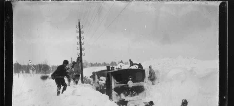 Numérisation des photographies Eugène Cattin_137 J 001-3095 pour le service des archives du Jura (Suisse). La numérisation est effectuée à partir de tirages noir/blanc qui proviennent de plaques de verre.
