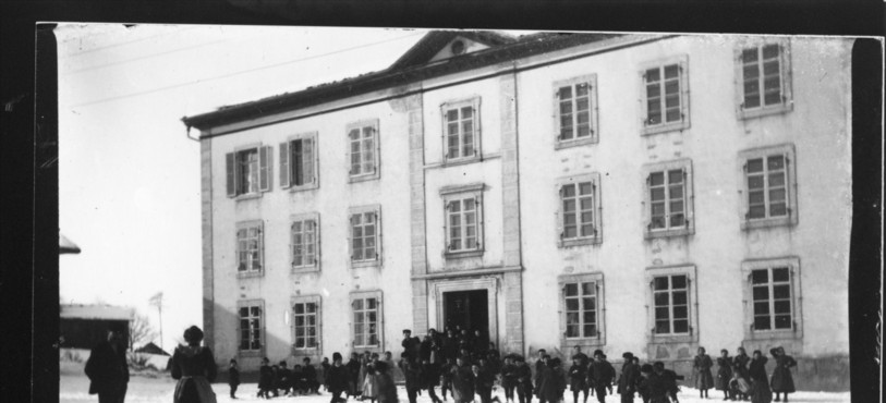 Numérisation des photographies Eugène Cattin_137 J 001-3095 pour le service des archives du Jura (Suisse). La numérisation est effectuée à partir de tirages noir/blanc qui proviennent de plaques de verre.