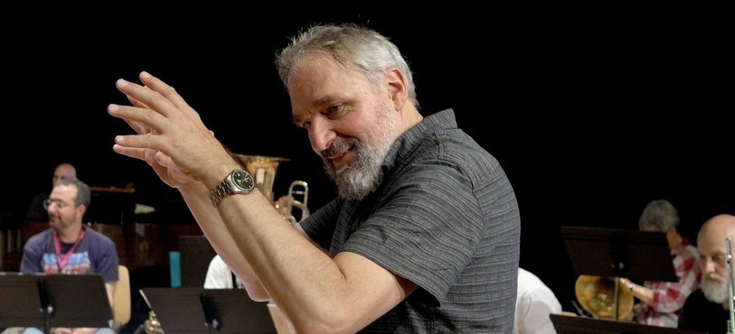  Philippe Krüttli dirige l'orchestre du Grand Eustache