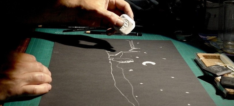   Le pupitre de dessins de Pitch Comment