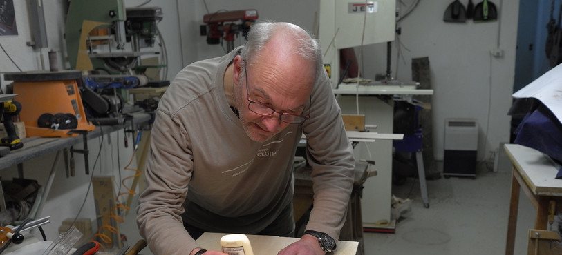 Rolf Perreten dans son atelier à Moutier