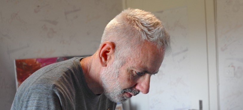 Angelo Oliva dans son atelier