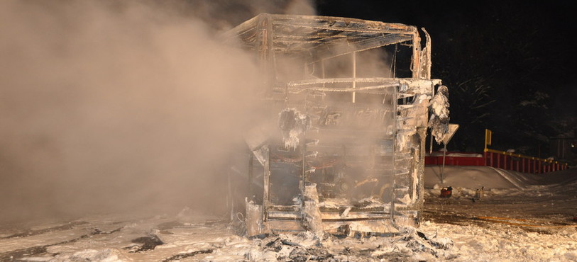 Autocar en feu