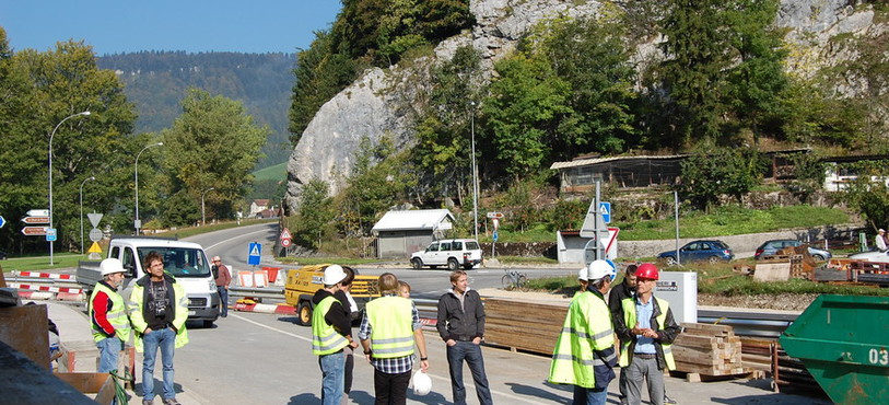 Pose du pont entre Fleurier et Saint-Sulpice