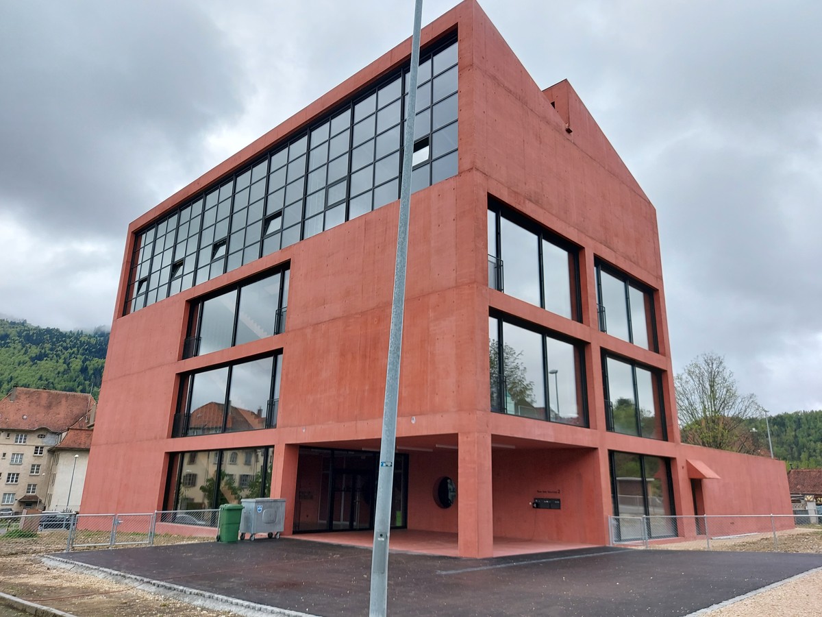 Le Nouveau B timent Scolaire De Tavannes Se D voile RJB Votre Radio Le Nouveau B timent Scolaire De Tavannes Se D voile RJB Votre Radio